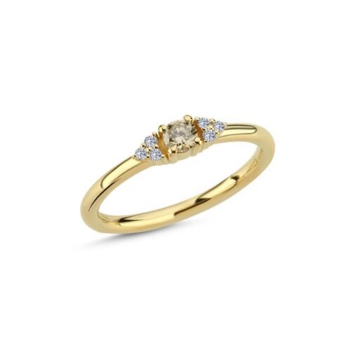 Nuran ring i 14 karat guld med 0.15ct. champagnediamant og i alt 0.06ct. brillanter